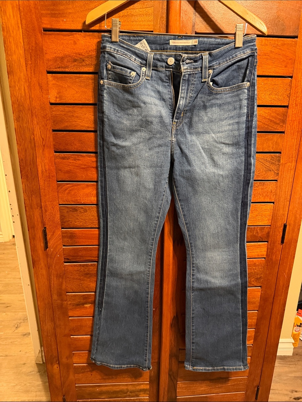 Women’s Blue Two-Tone Wash Jeans